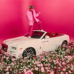 Bad Bunny préfère une vieille Toyota à une Bugatti à trois millions de dollars. Il est fidèle à sa Corolla de 2003, achetée avant d'être célèbre