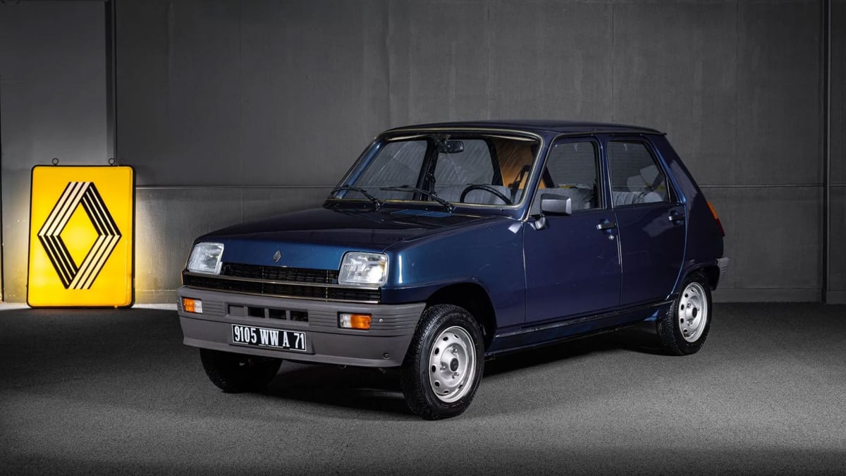 Cette Renault 5 avec seulement 12 km au compteur vient d'affoler les enchères, elle a été vendue 6 fois plus chère que prévu !