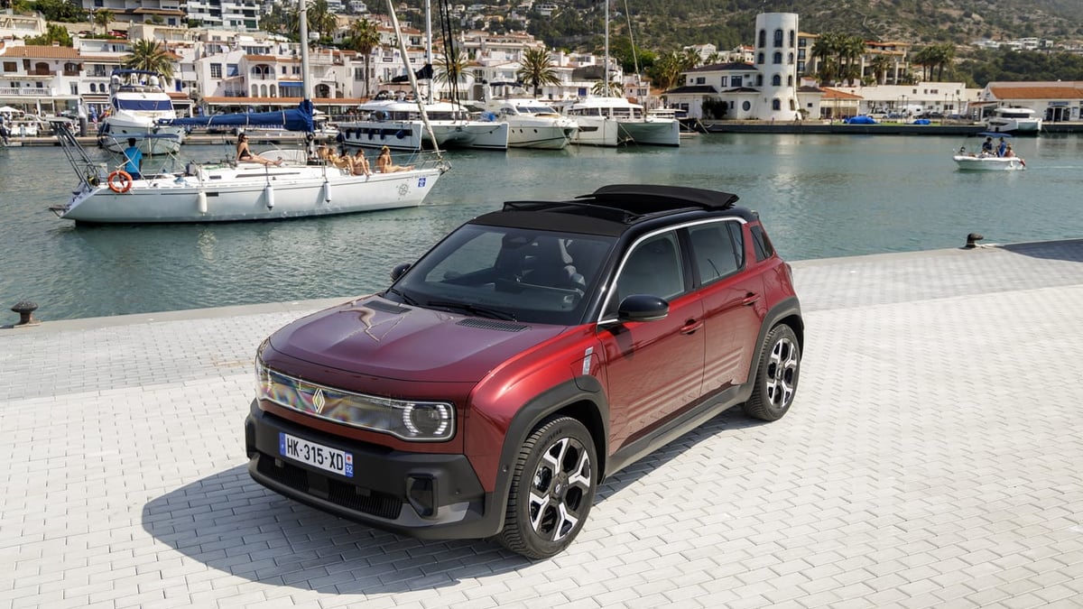 Essai nouvelle Renault 4 E-Tech Plein Sud : les points forts et points faibles de la version cabriolet unique sur le marché