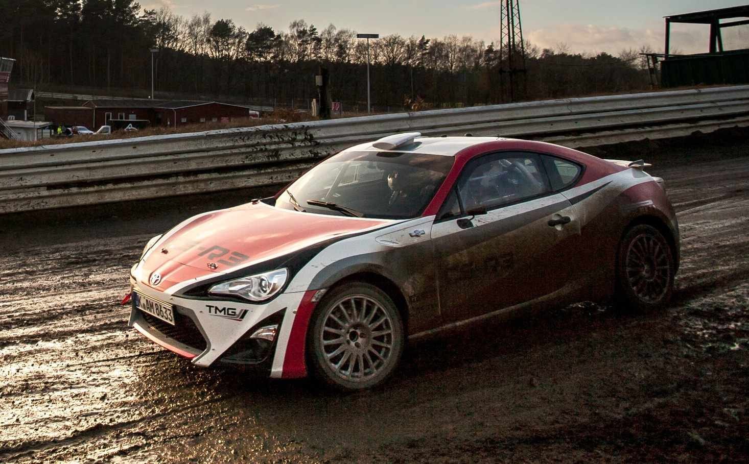 Les joies de la glisse - L'Automobile Magazine