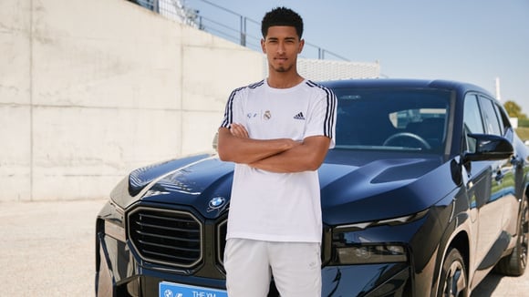 Jude Bellingham con su BMW XM conducido exclusivamente por su madre. © BMW