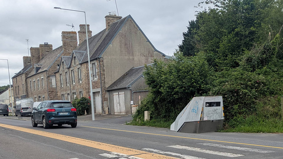 Bon an mal an, les radars autonomes seraient environ 400 mis en service en permanence sur le territoire français. © Johann Leblanc