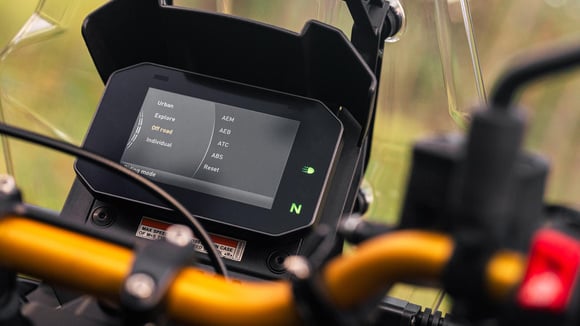 The Aprilia Tuareg Rally offers four driving modes: Urban, Explore, Off Road and Individual. The first two are fixed, while the other two allow you to adjust the traction control, engine braking, engine mapping and ABS. © Aprilia