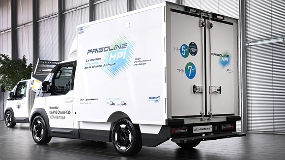 Le PV5 laisse le choix entre plusieurs versions frigorifiques : comme ici sur base de châssis-caine ou bien sur base de version Cargo. © Kia
