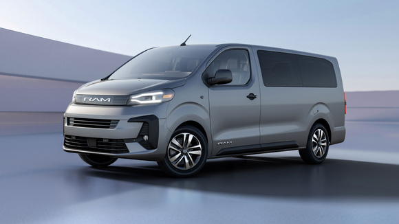 Le fourgon utilitaire Ram ProMaster City (photo) n’est autre qu’un Peugeot Expert rebadgé. © RAM