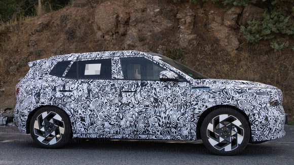 Le futur Hyundai Kona arbore des lignes affûtées et un style nettement plus agressif, dans la continuité des récents codes esthétiques du constructeur. © L'Automobile Magazine