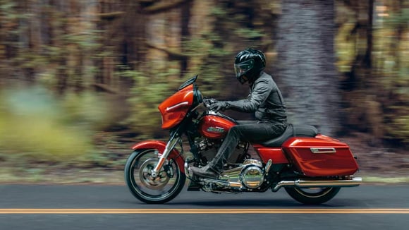 Embora a Harley-Davidson Street Glide ainda represente o mito da Harley, a marca está lutando para renovar sua imagem junto a uma clientela cada vez mais idosa. © Harley-Davidson