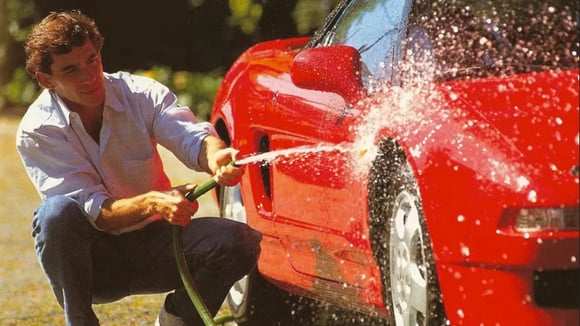 O motorista utilizou bastante seu NSX vermelho quando morava em Portugal. © DR