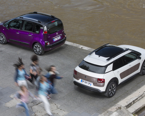 Essai comparatif : Citron C4 Cactus contre C3 Picasso - L'Automobile  Magazine