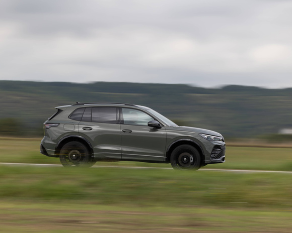 Le modle hybride rechargeable le plus vendu en France reste un SUV malgr  le malus au poids - L'Automobile Magazine